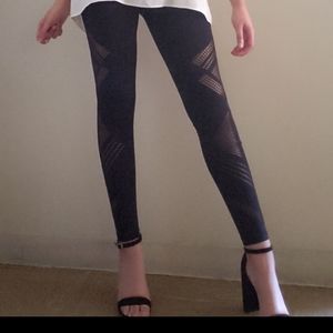 (66)Arden B. Black Cut Out Leggings